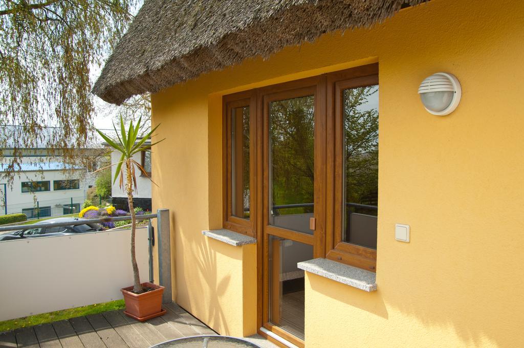 Ferien Unterm Reetdach In Gohren Hotel Goehren  Exterior photo